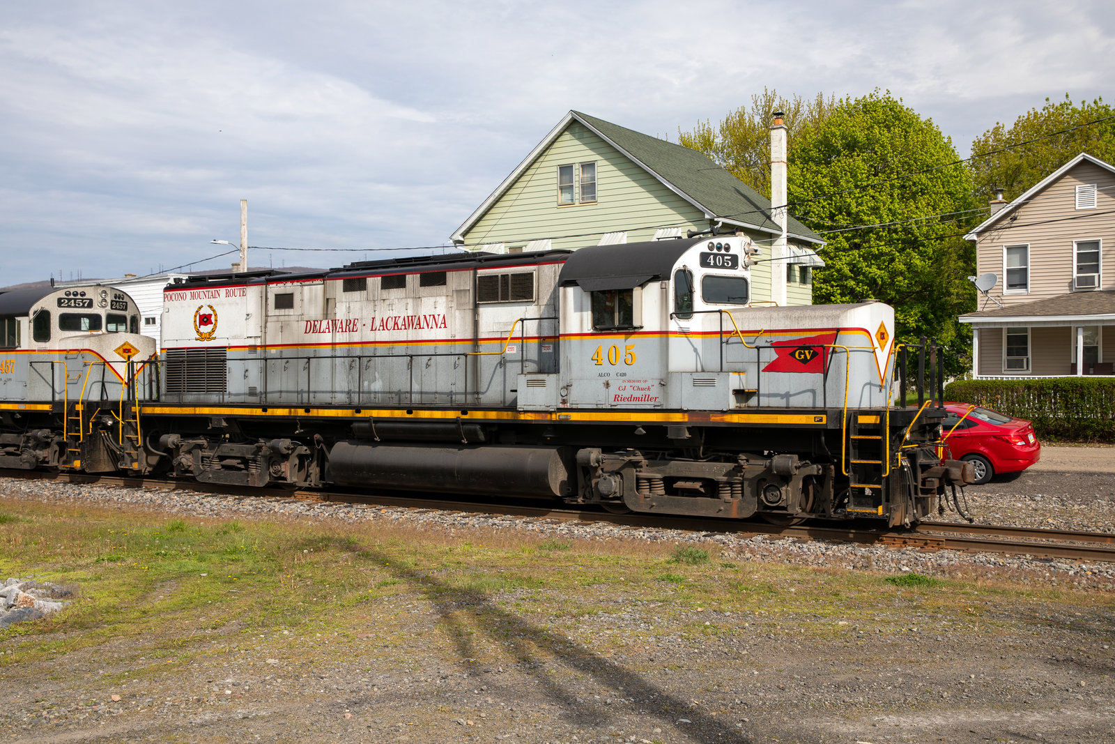 DL 405