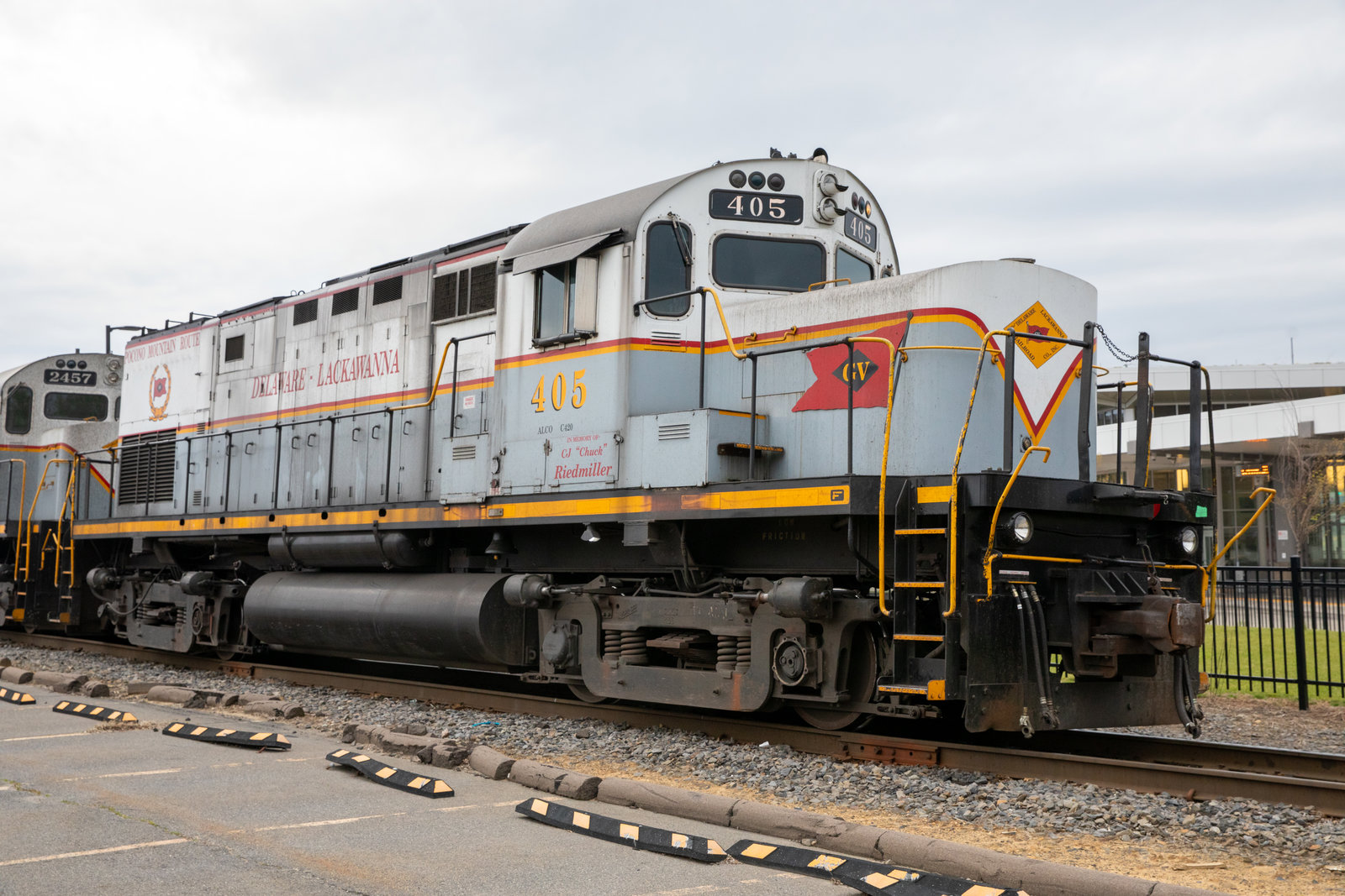 DL 405