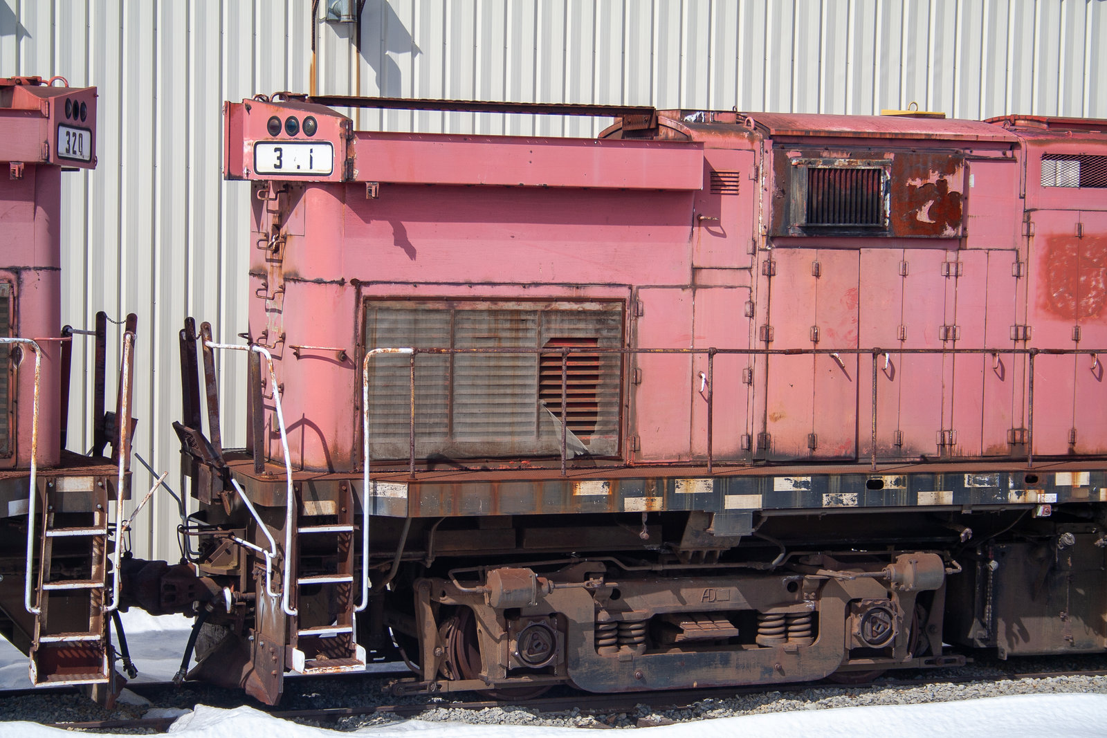 LAL 321