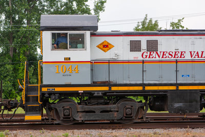 DL 1044