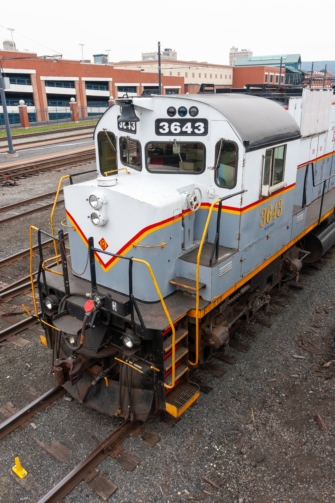 DL 3643