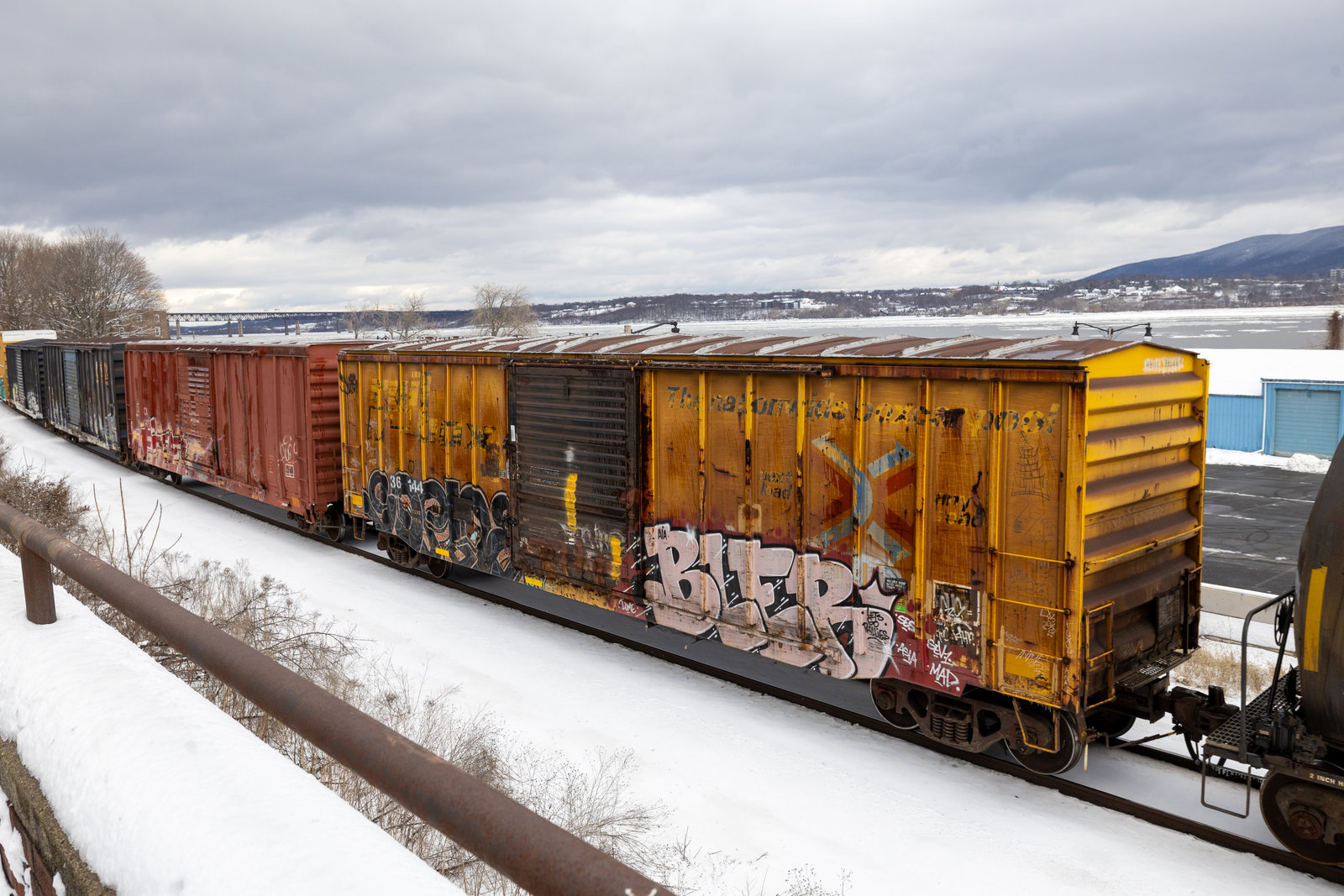RBOX 36144