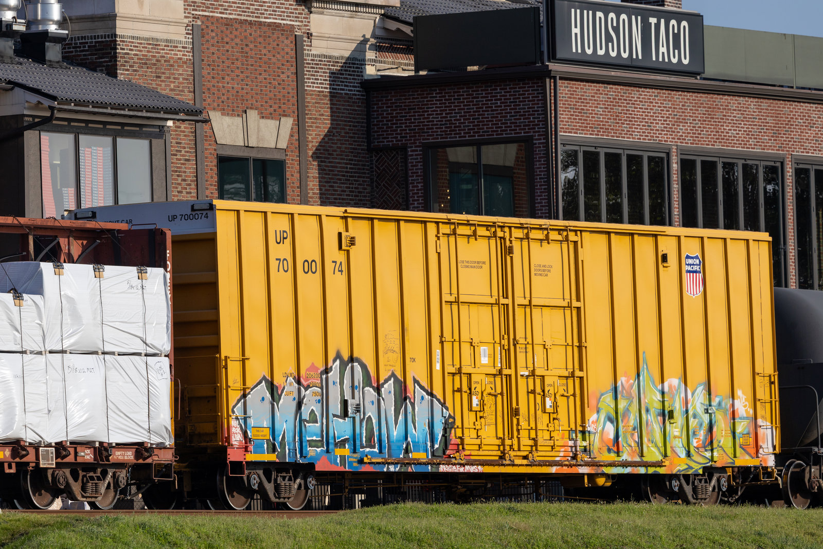 UP 700074