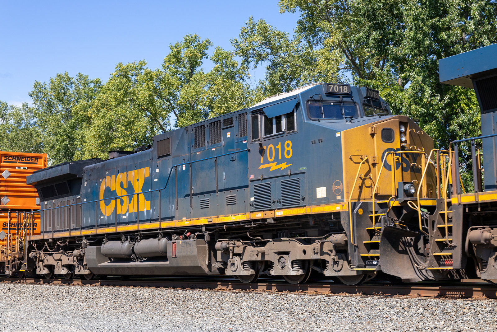 CSXT 7018