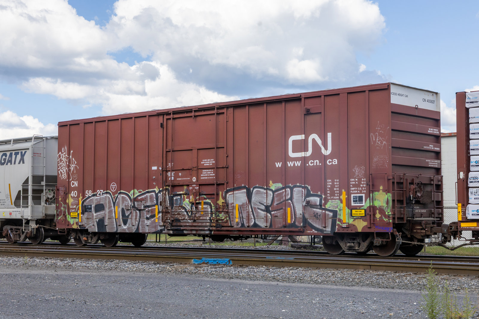 CN 405827