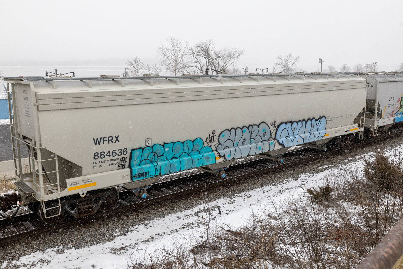 WFRX 884636