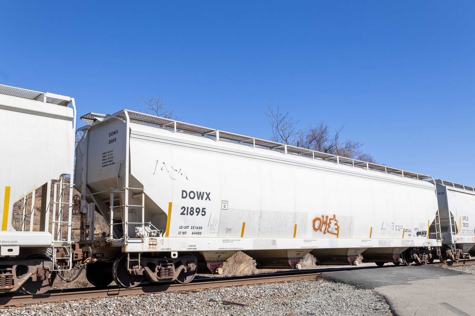 DOWX 21895