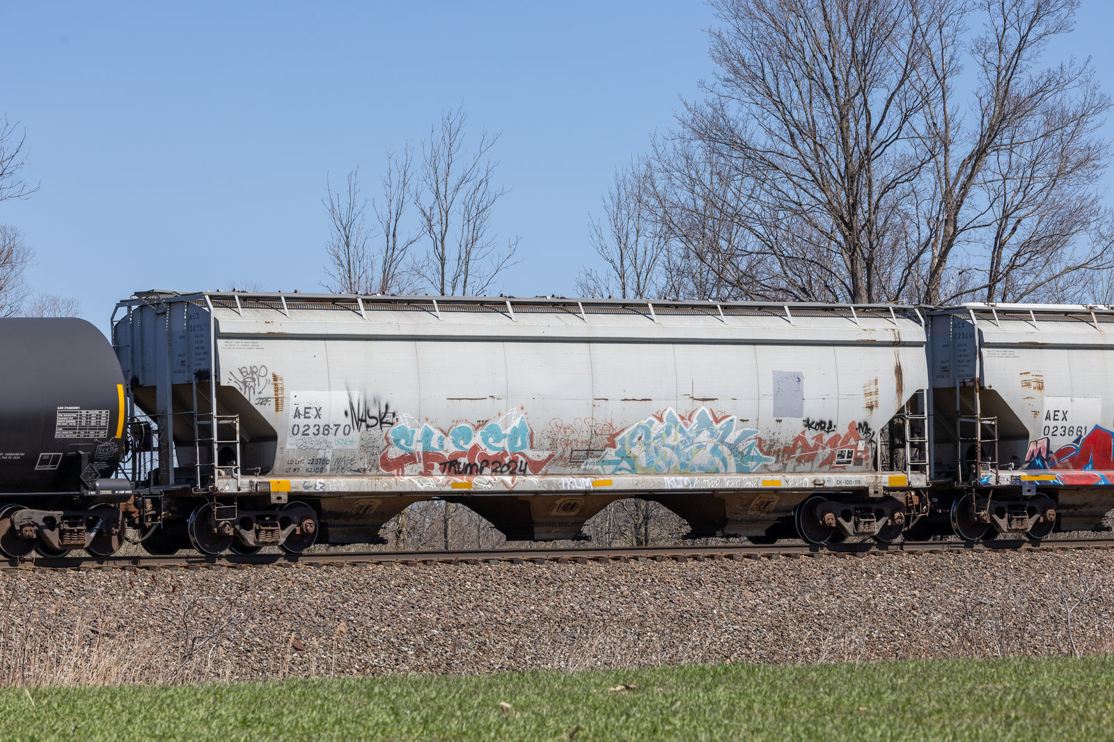 AEX 023670