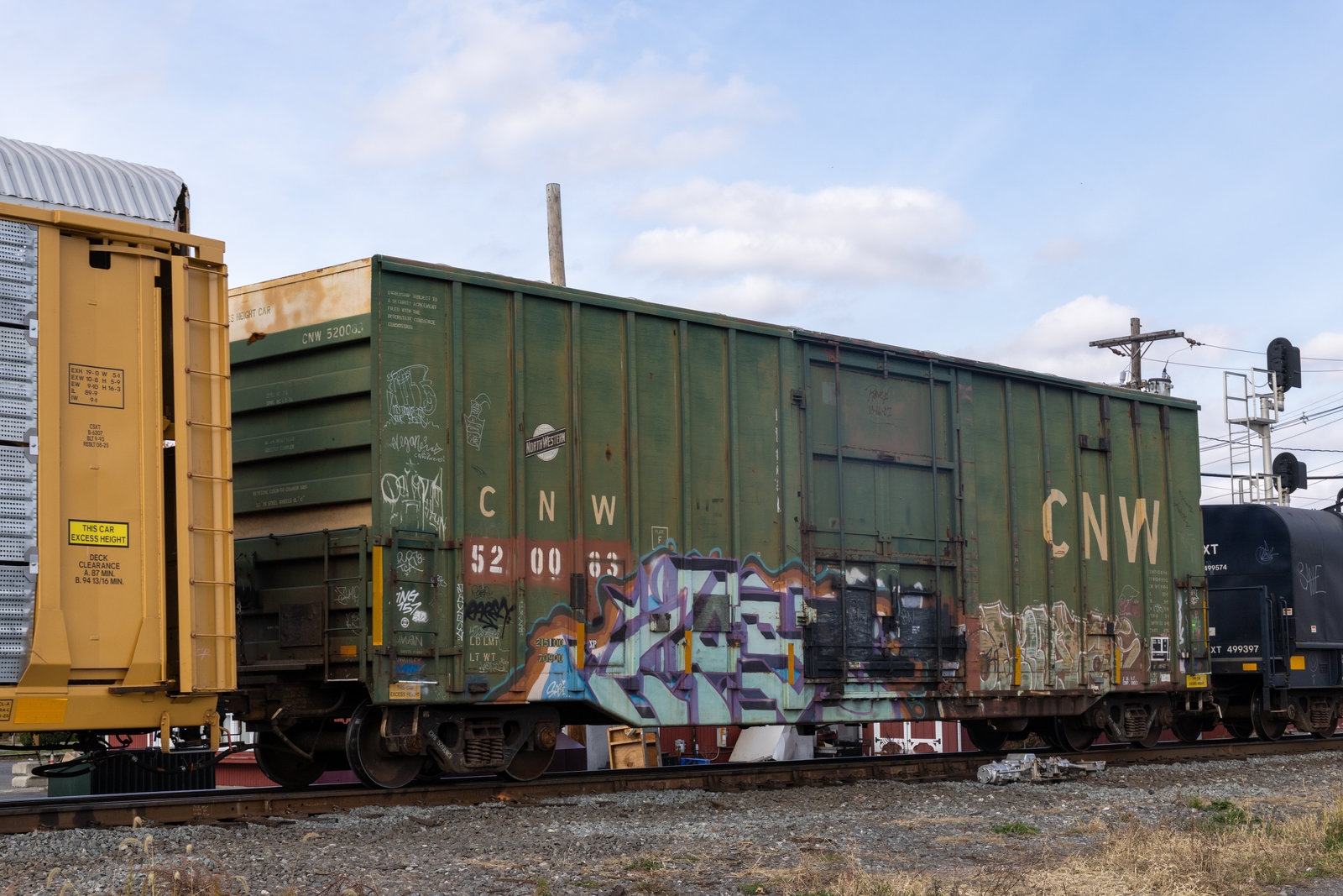 CNW 520083