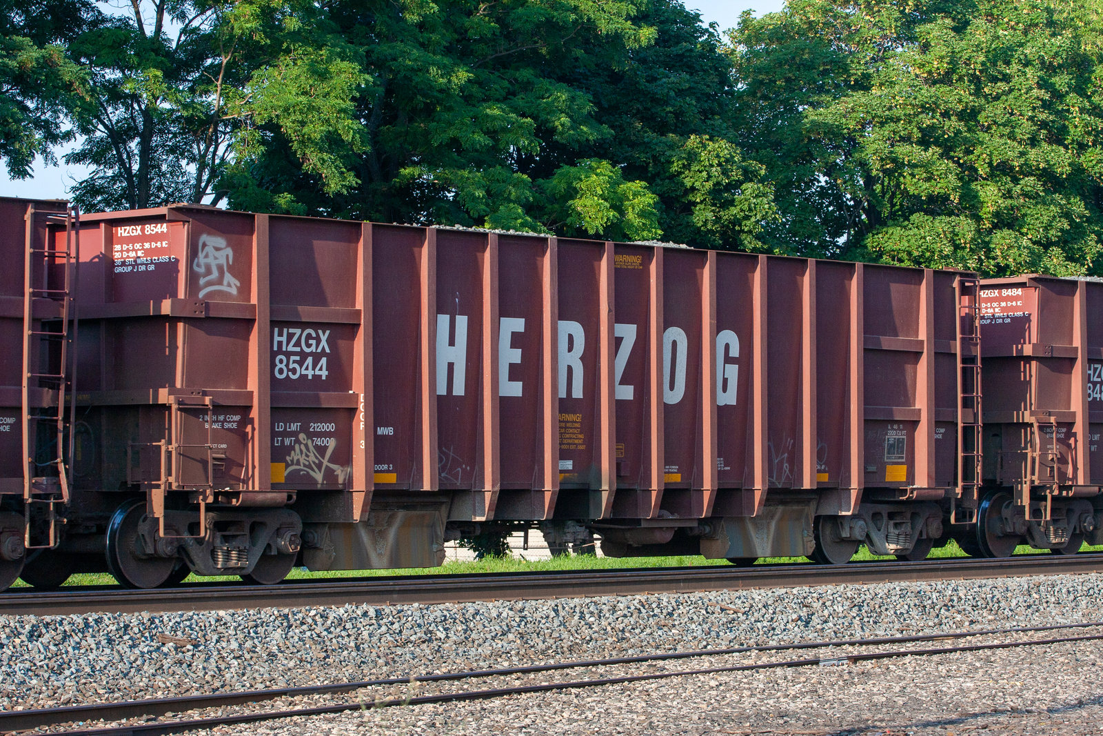 HZGX 8544