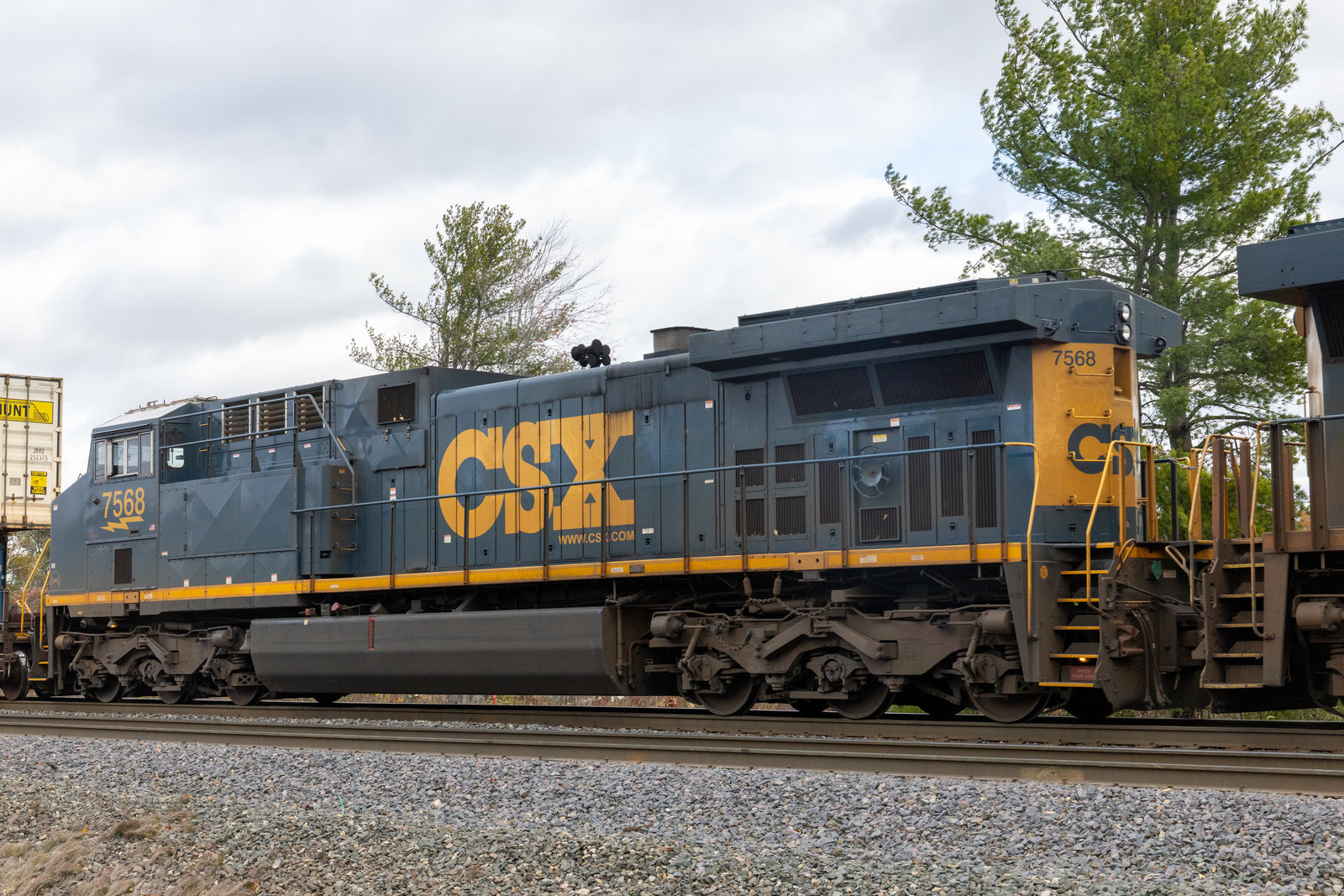 CSXT 7568