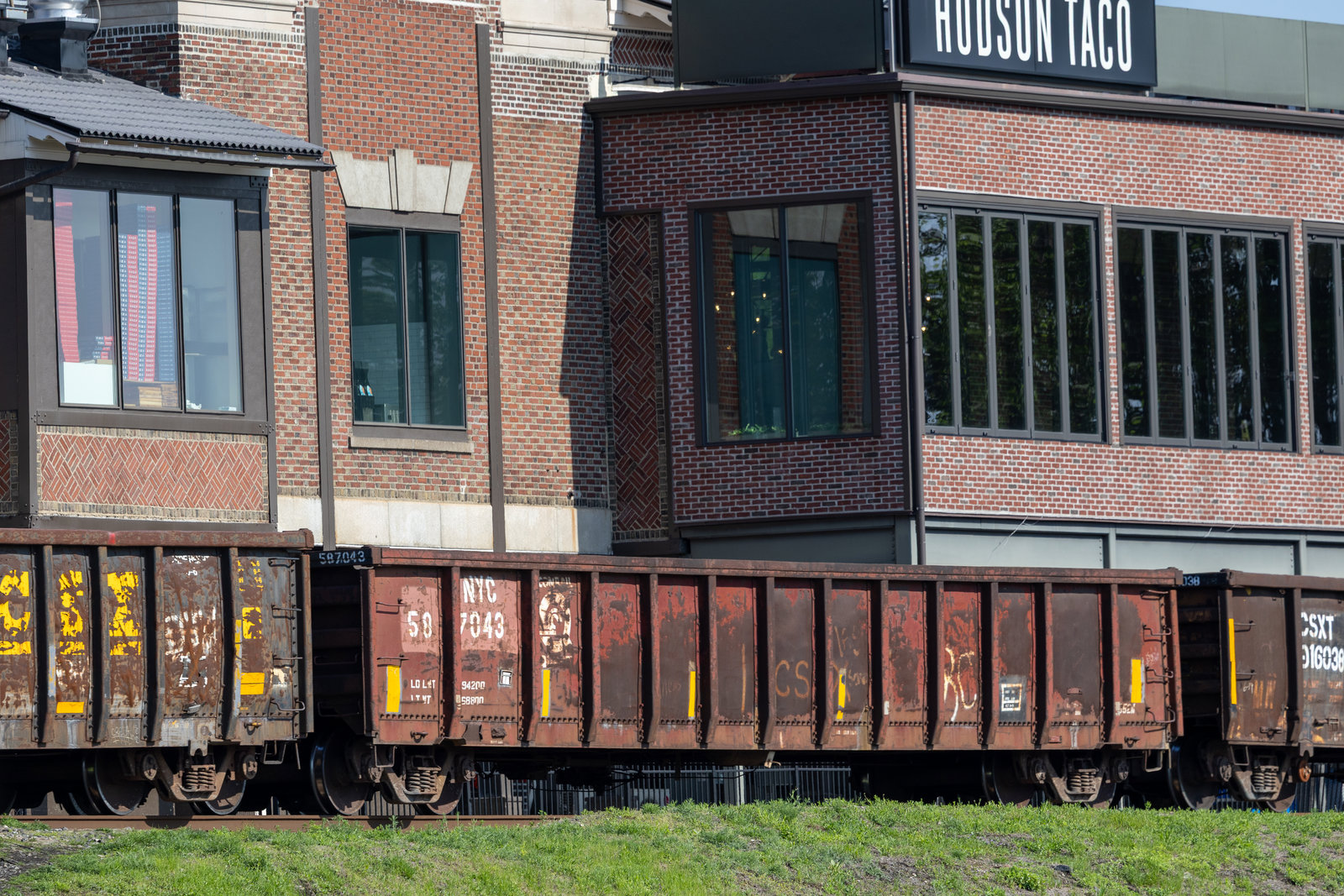 NYC 587043