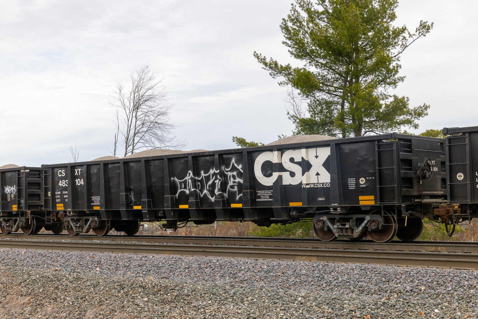 CSXT 483104