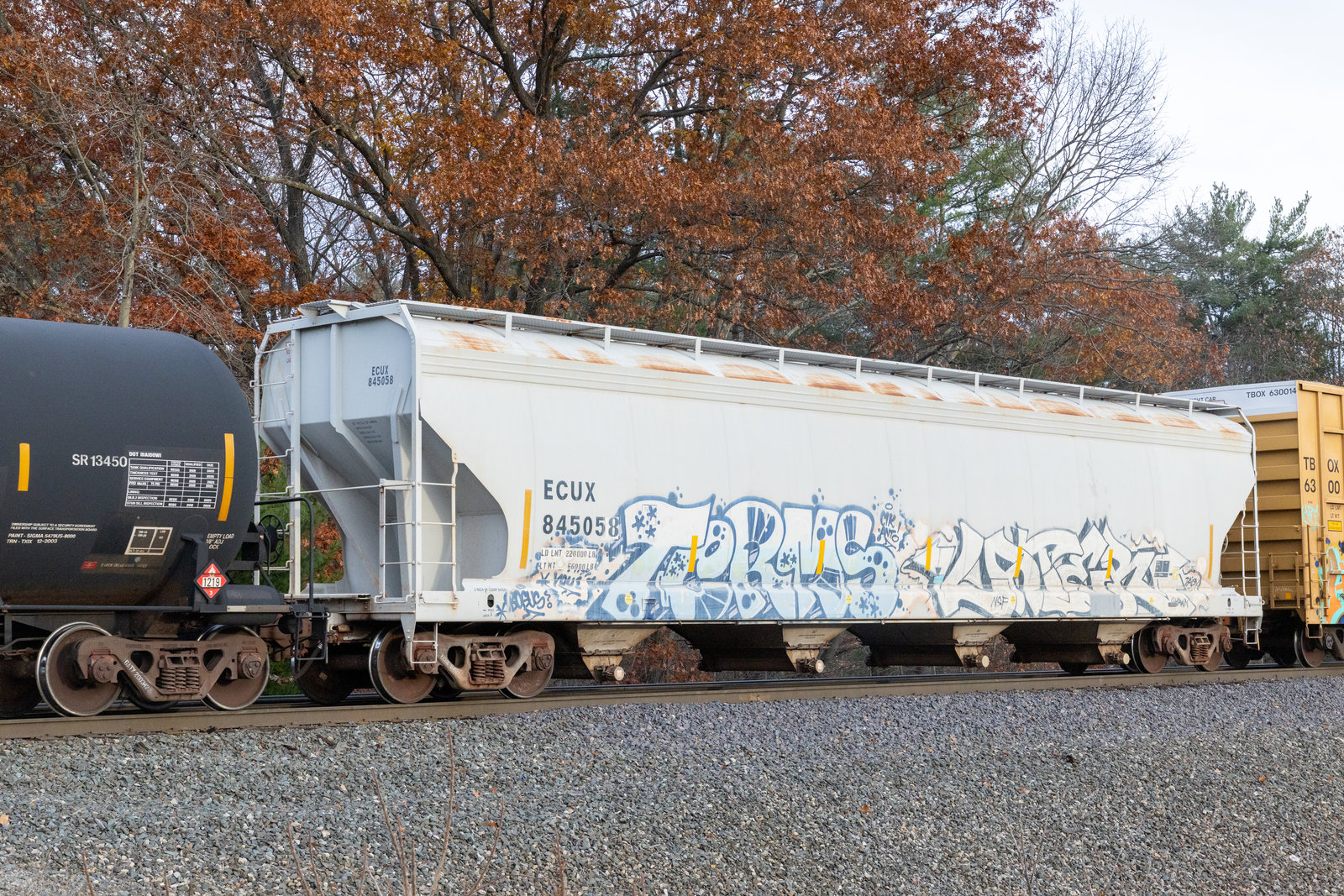 ECUX 845058