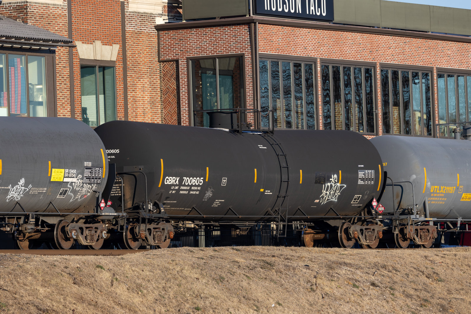 GBRX 700605