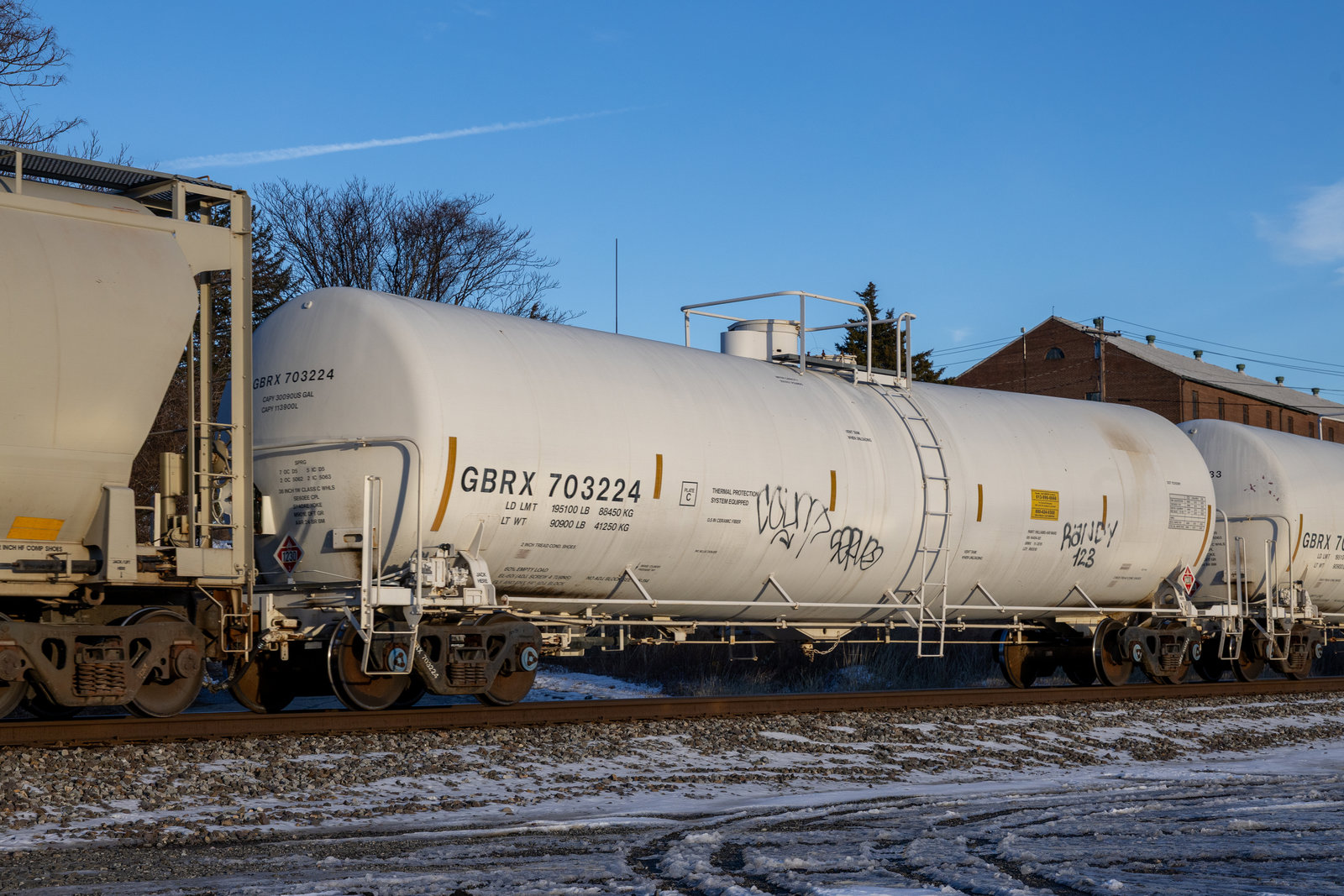 GBRX 703224