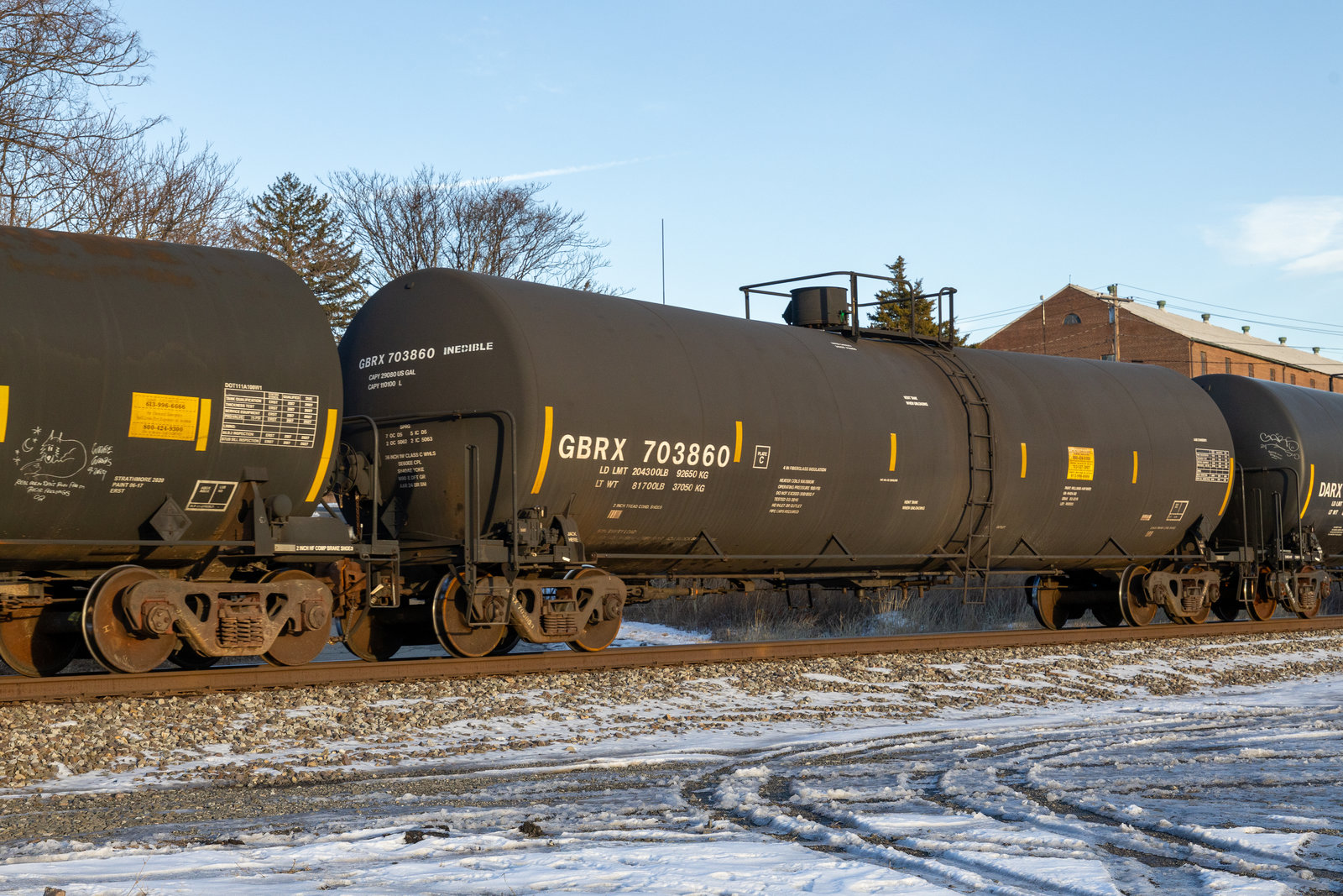 GBRX 703860