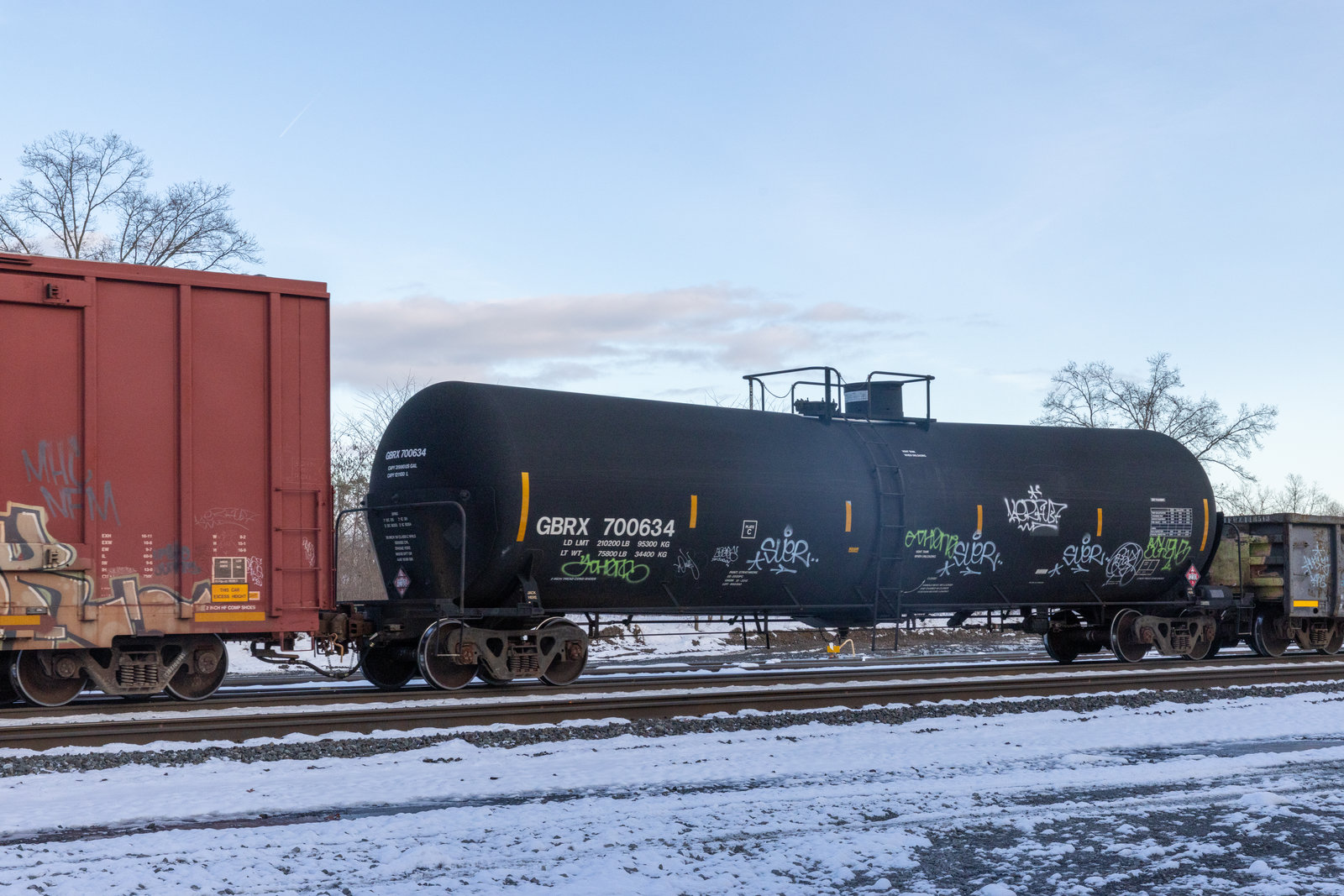 GBRX 700634