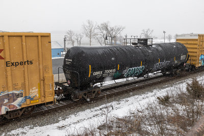 GBRX 700615