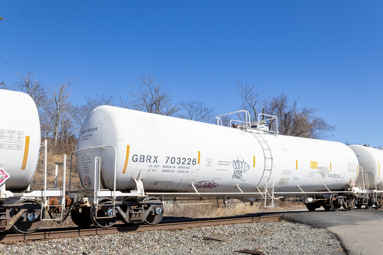 GBRX 703226