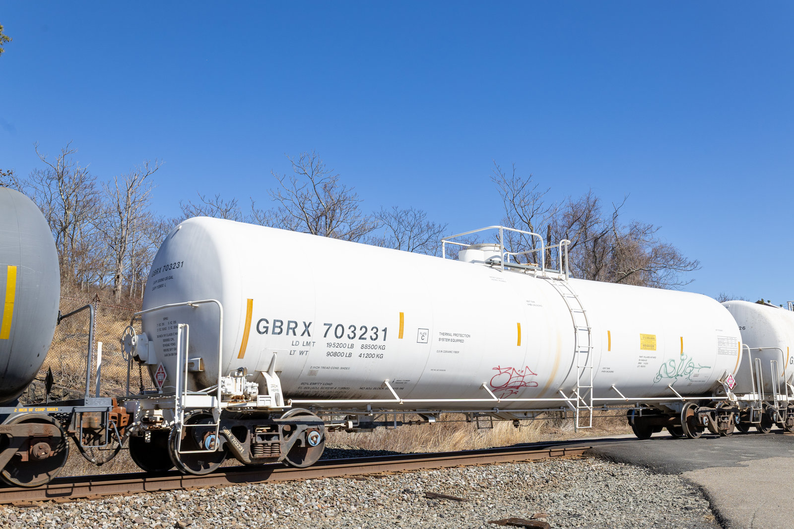 GBRX 703231