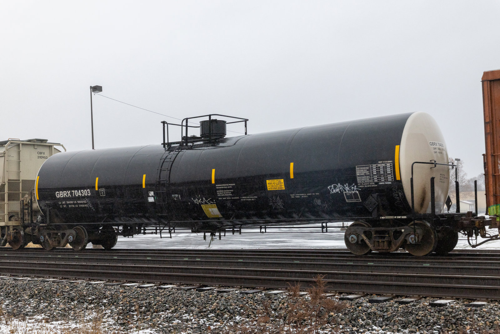 GBRX 704303