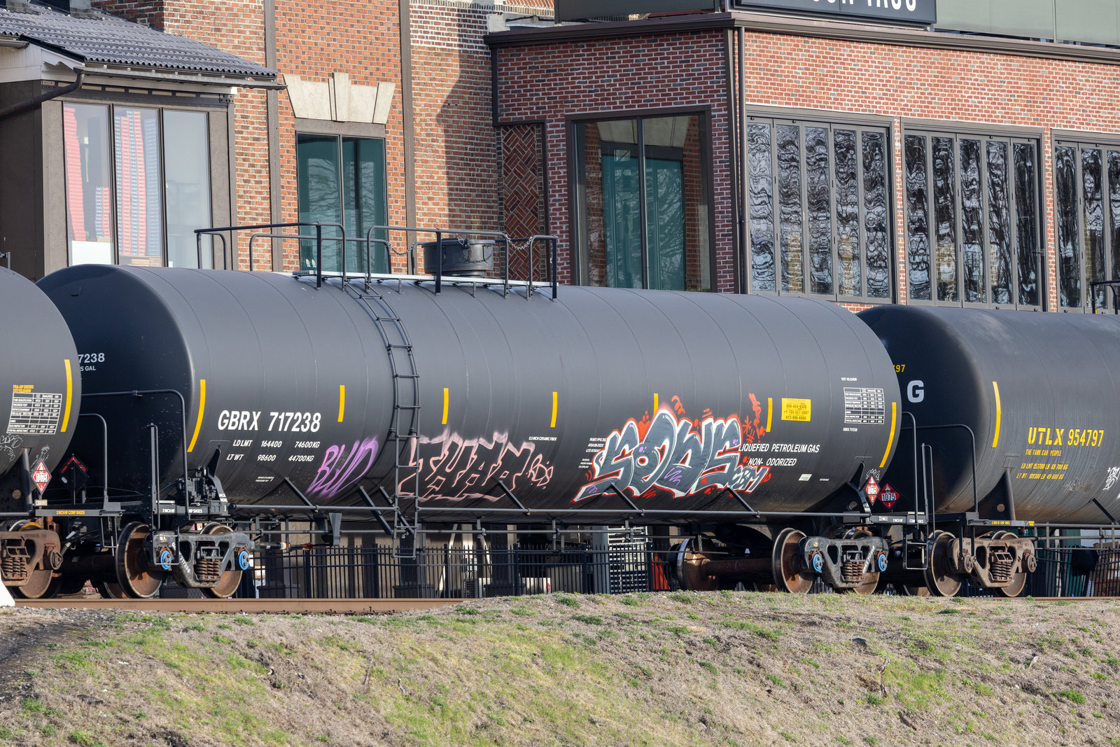 GBRX 717238