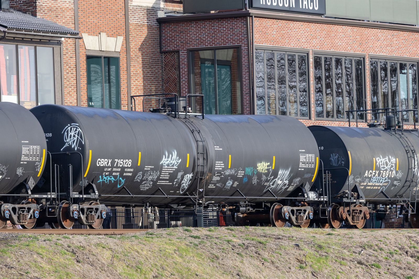 GBRX 715128