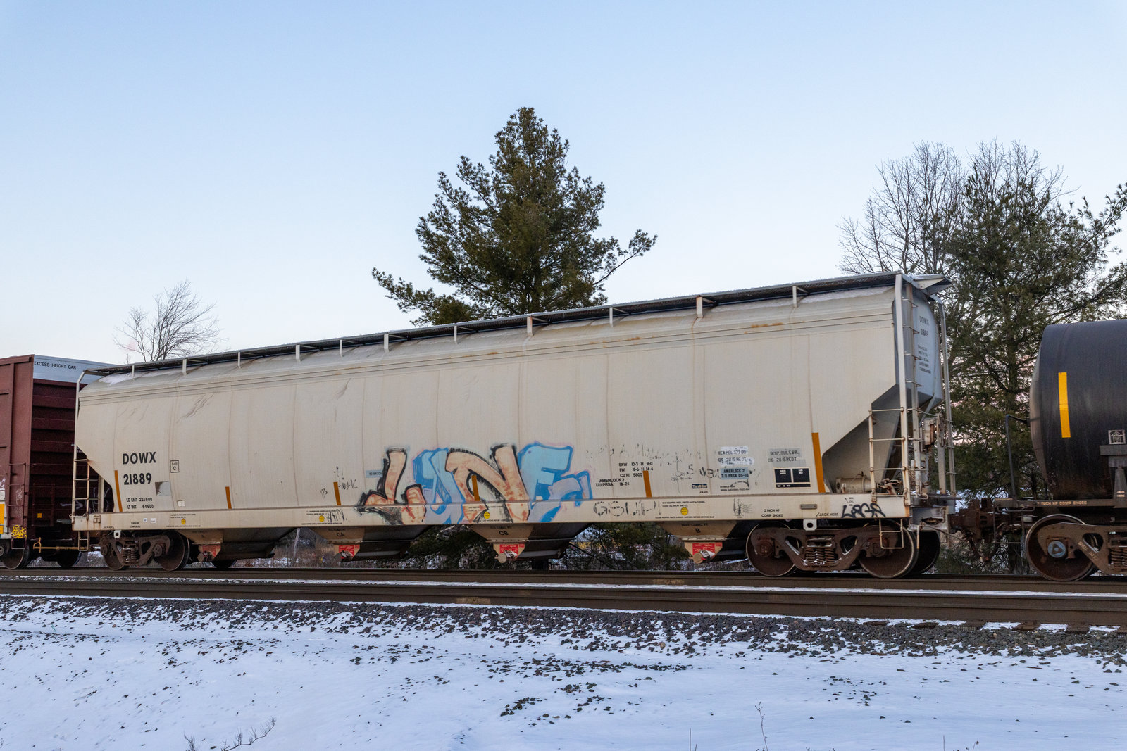 DOWX 21889
