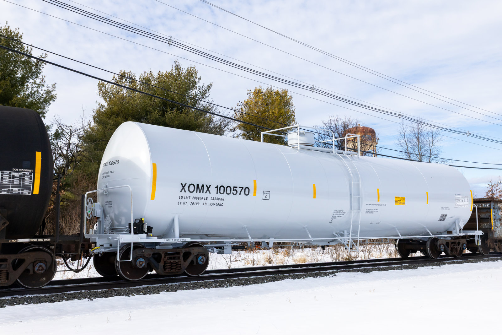 XOMX 100570