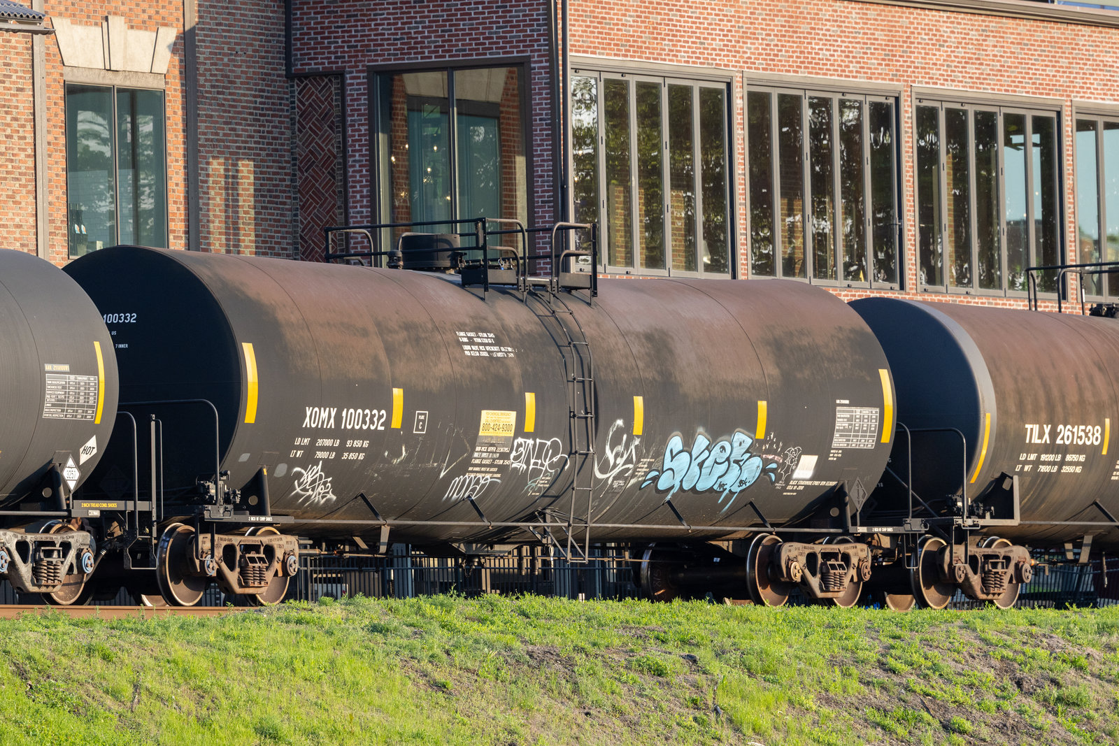 XOMX 100332