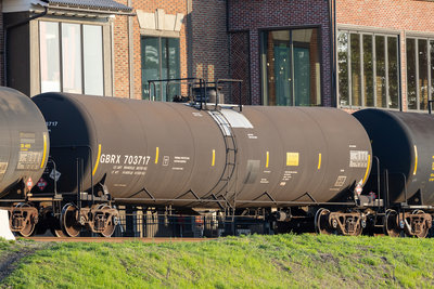 GBRX 703717