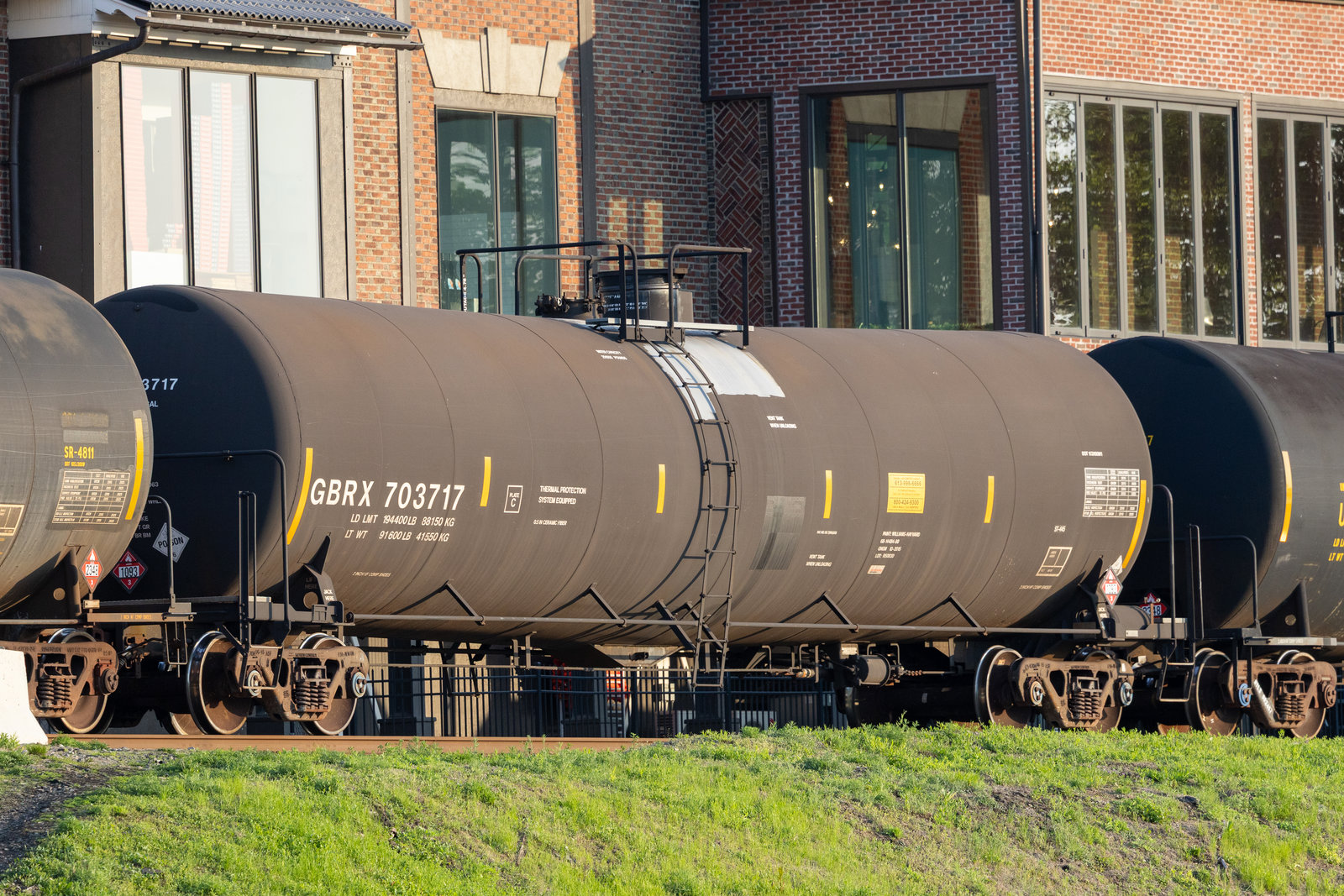 GBRX 703717