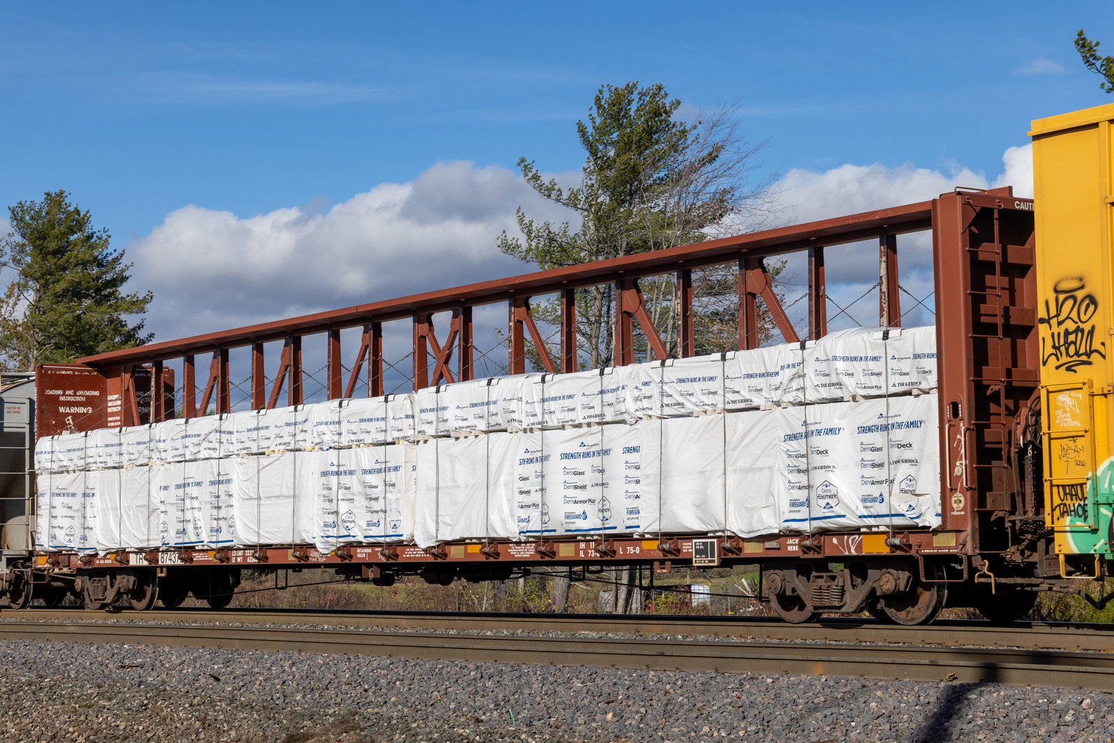 TR 874372