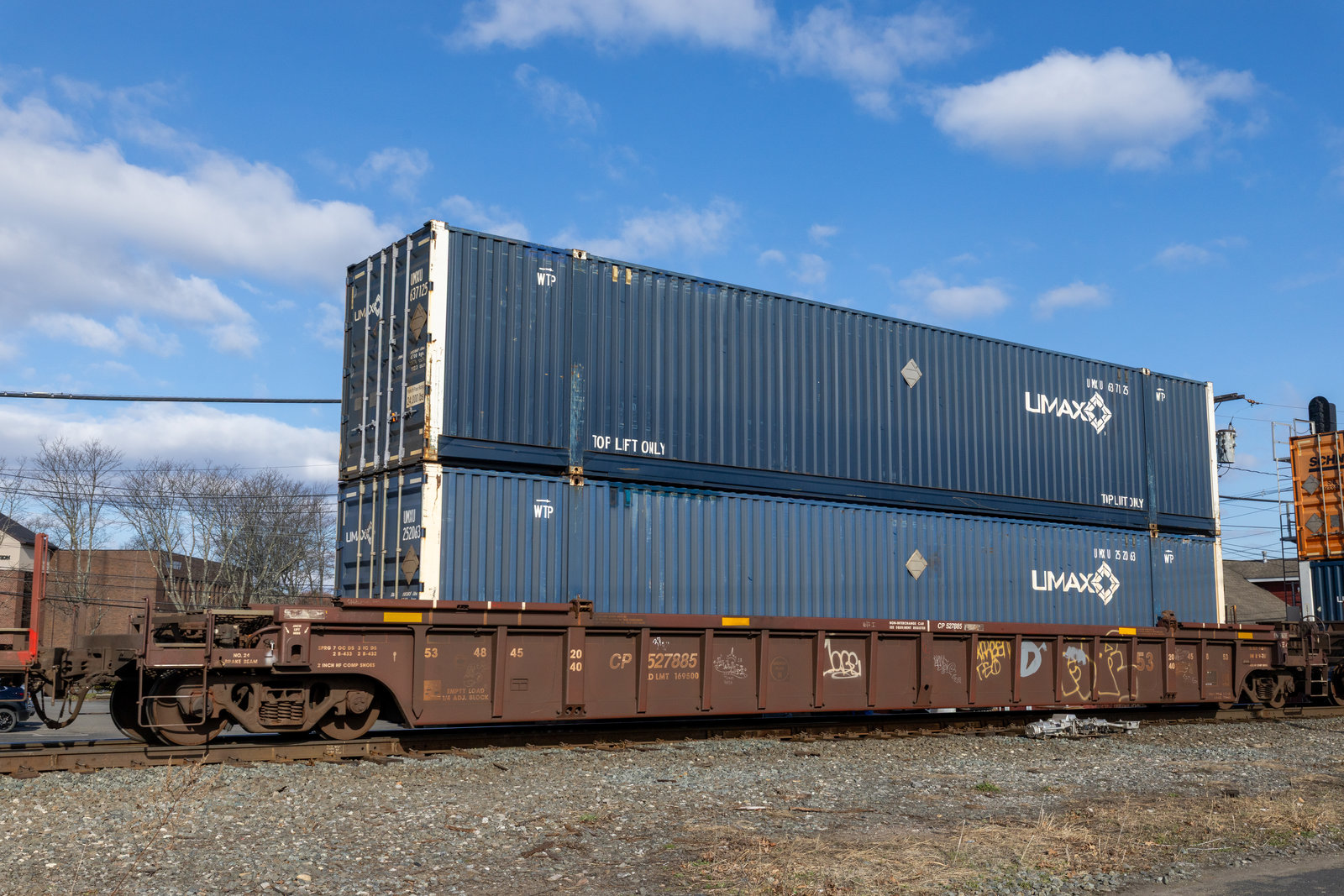 CP 527885