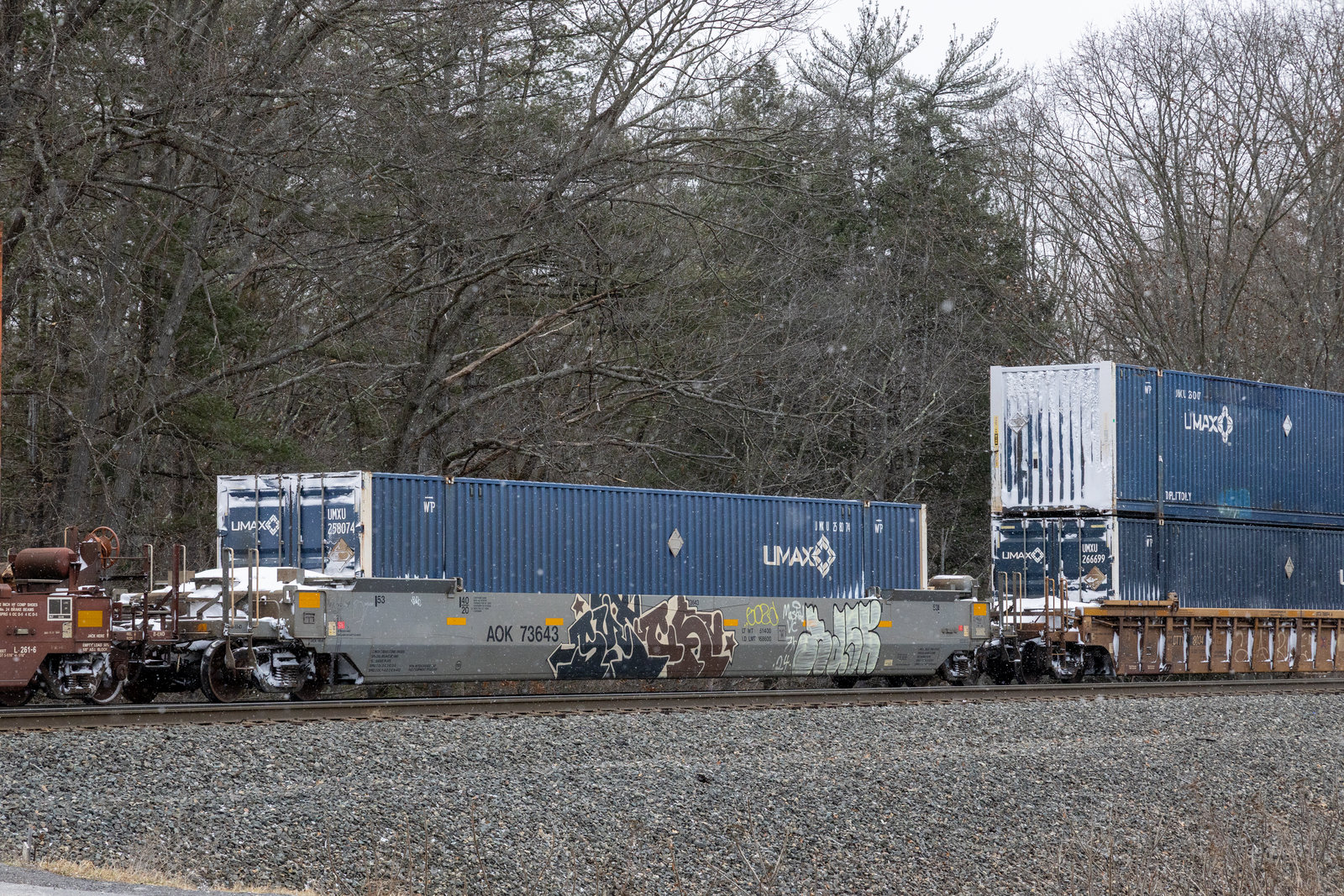 AOK 73643