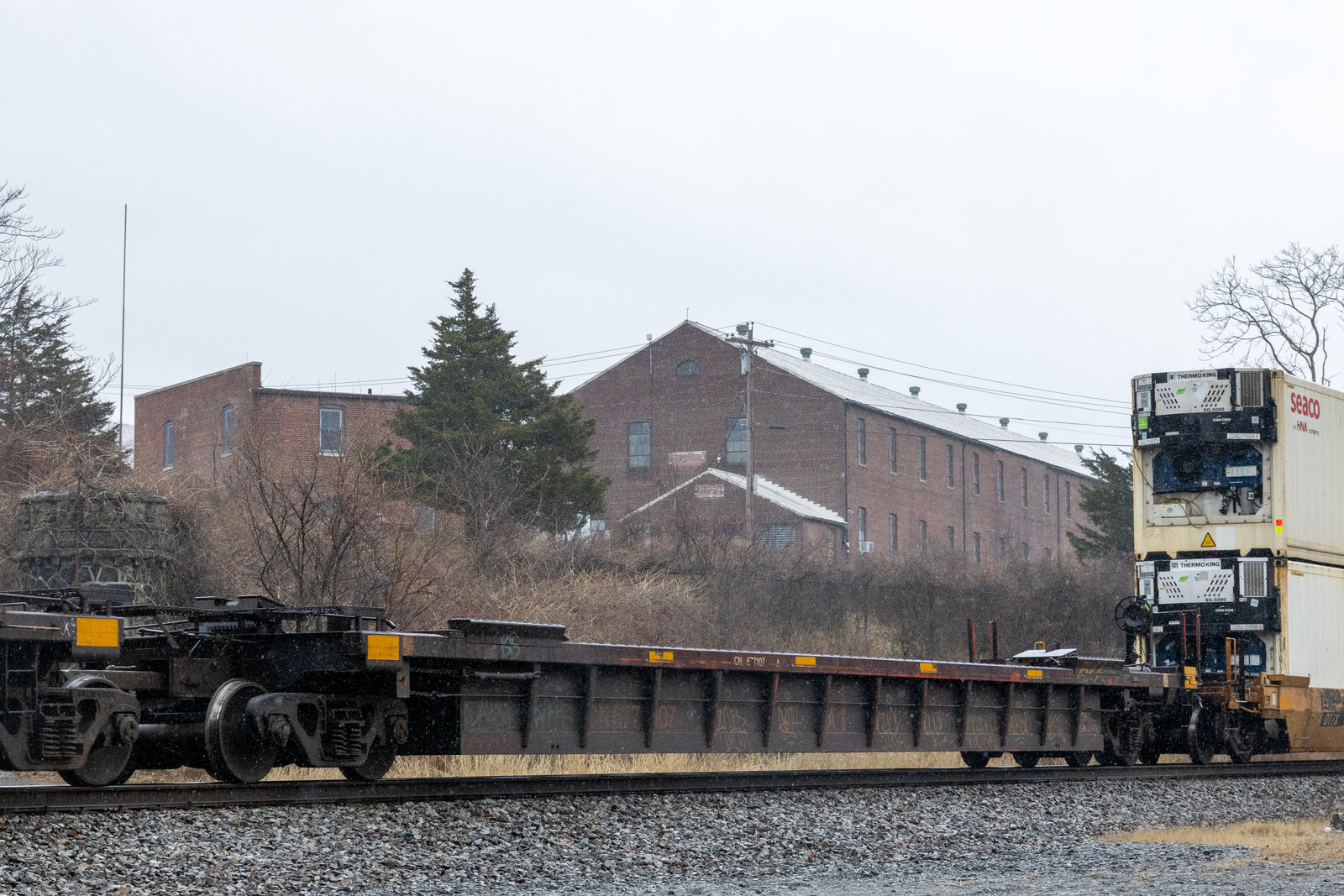 CN 677107A