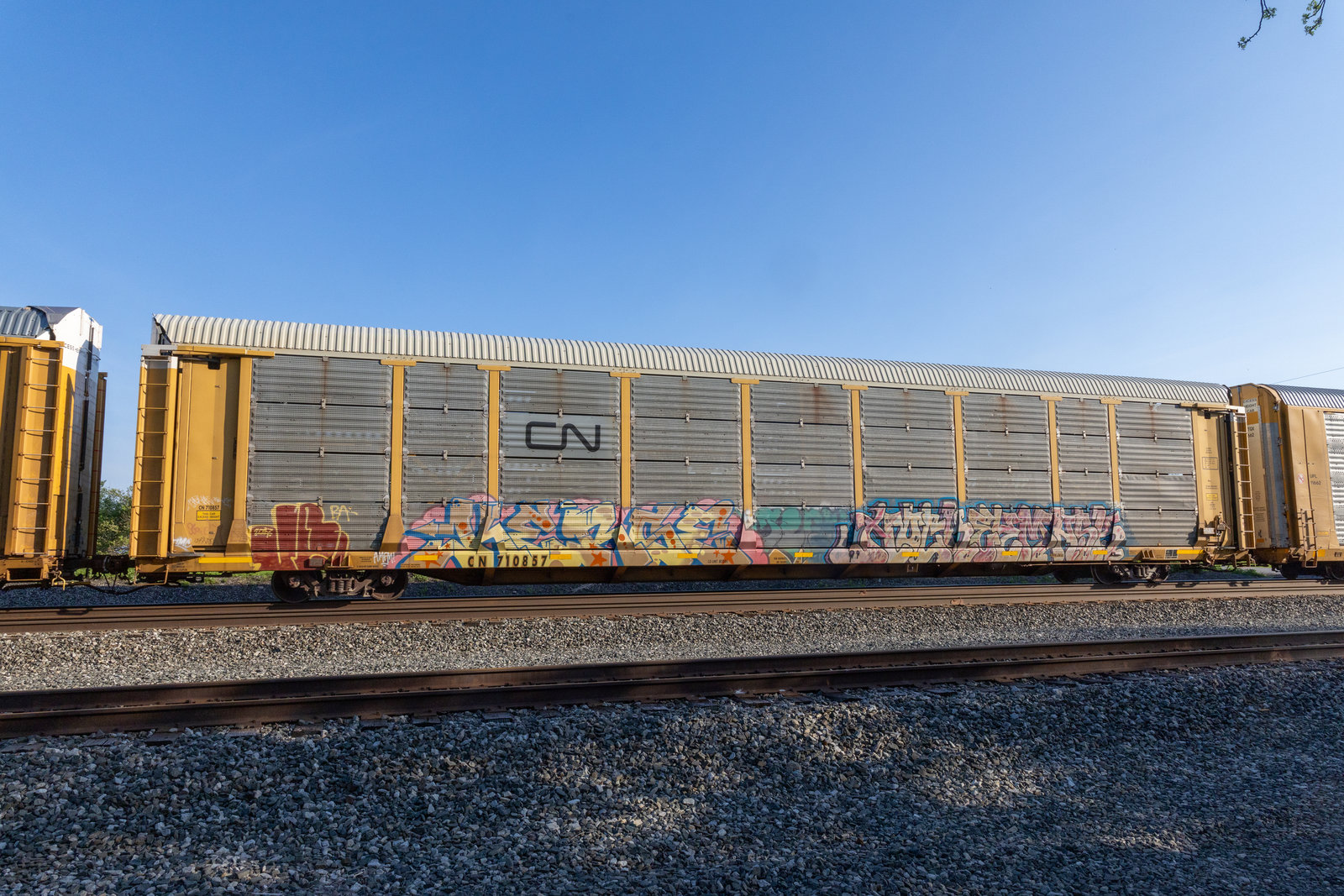 CN 710857