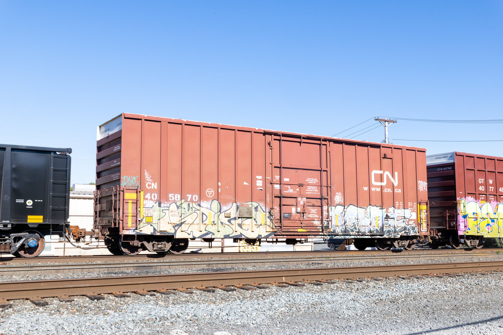 CN 405870