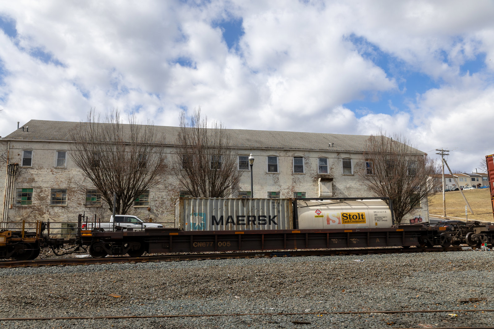 CN 677005A